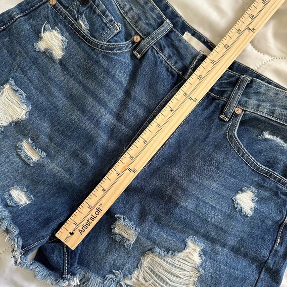 KanCan Distressed Cutoff Shorts Size 7/27 - Picture 7 of 10
